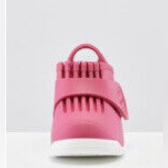 BUTLER GIRLS CLASSIC SHOE COVERING BOOTS - PINK SIZE 13 (NEW WITH TAGS) - Picture 2 of 9